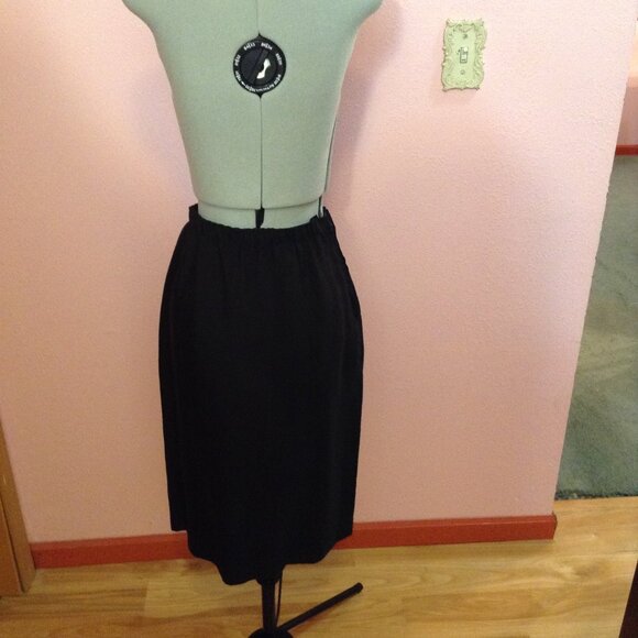 Vintage 1960s Black Skirt Suit with Peter Pan Collar - Picture 3 of 4